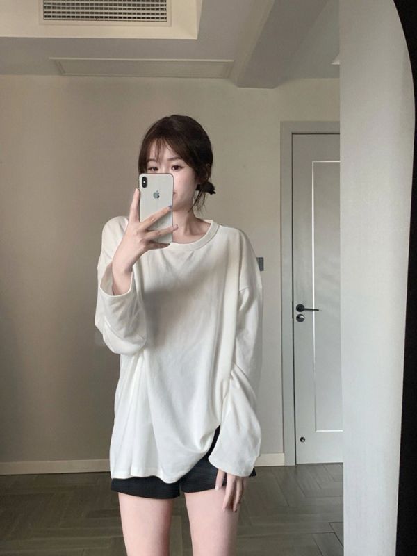 Early autumn white long-sleeved T-shirt for women in spring and autumn design niche inner layering shirt loose solid color slimming top