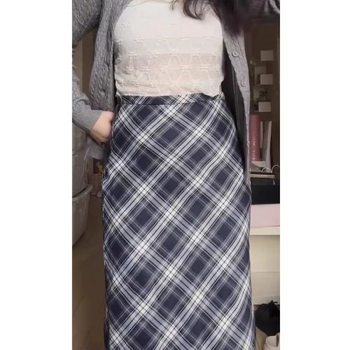 Large size fat high-waist slim plaid skirt for women with pear-shaped figure in autumn and winter A-line long skirt that covers the buttocks