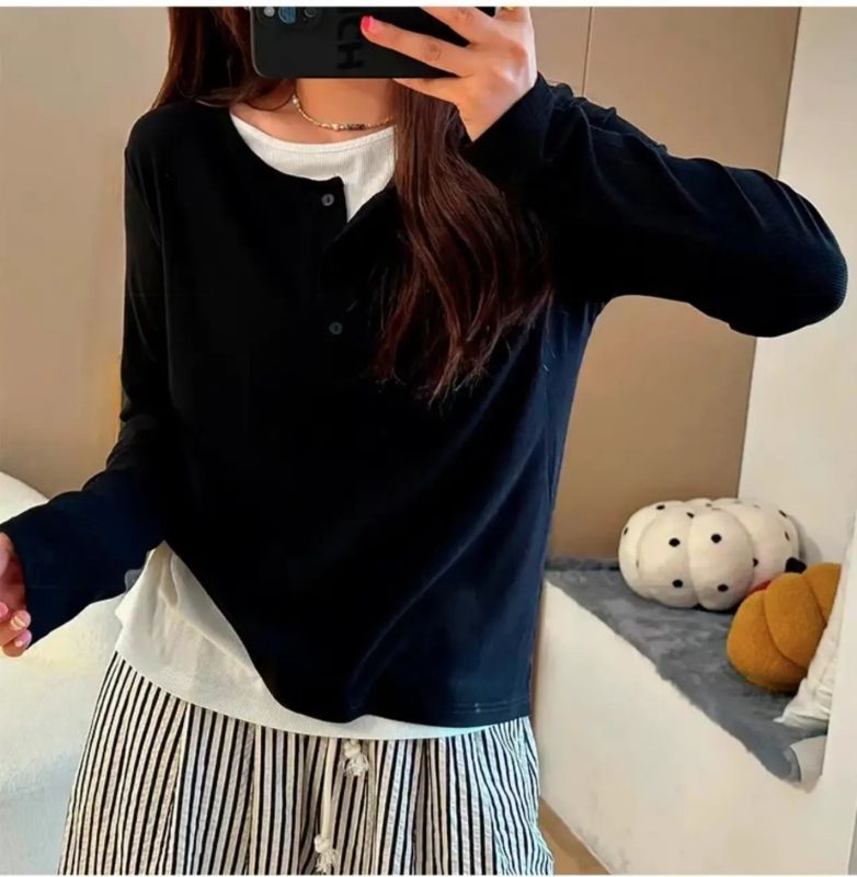 Plus size women's fake two-piece long-sleeved T-shirt round neck contrasting color autumn fat mm slimming cover right shoulder top bottoming shirt
