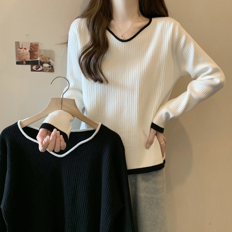 Fat girl large size autumn and winter V-neck knitted bottoming shirt for age reduction, loose, slimming and versatile sweater