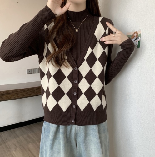 Large size fake two piece rhombus knitted sweater women's half turtleneck bottoming shirt with bottoming sweater for women in autumn and winter