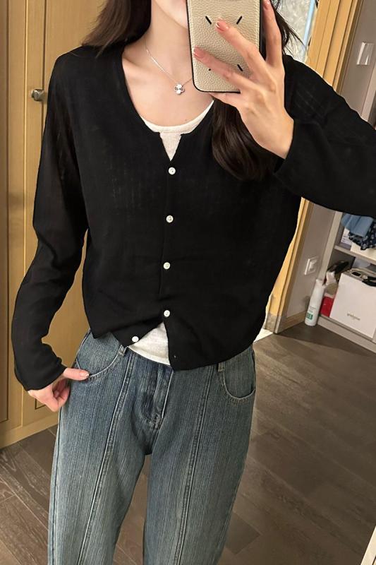 Black fake two-piece sweater for women, new early autumn inner layering shirt, long-sleeved top with niche design
