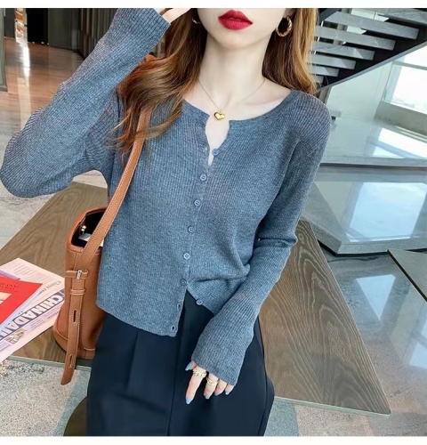 V-neck knitted cardigan women's spring new style casual slim temperament age-reducing thin solid color sweater short jacket