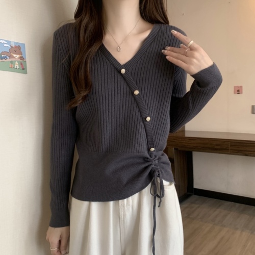 Large size long-sleeved sweater for women in autumn and winter new slim V-neck sweater design top