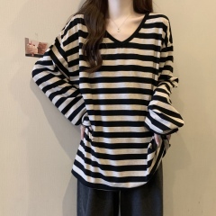 Fat MM plus size autumn and winter large V-neck contrasting striped T-shirt loose slimming long-sleeved top for women