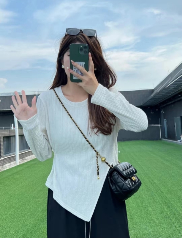 Plus size women's round neck slit asymmetrical knitted top autumn new versatile western style right shoulder T-shirt