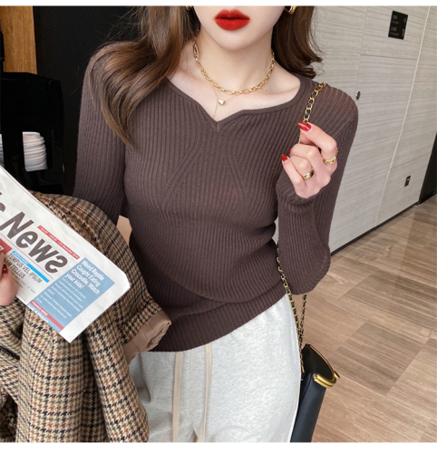 V-neck apricot knitted bottoming shirt for women in spring, autumn and winter, new slim fit sweater long-sleeved top