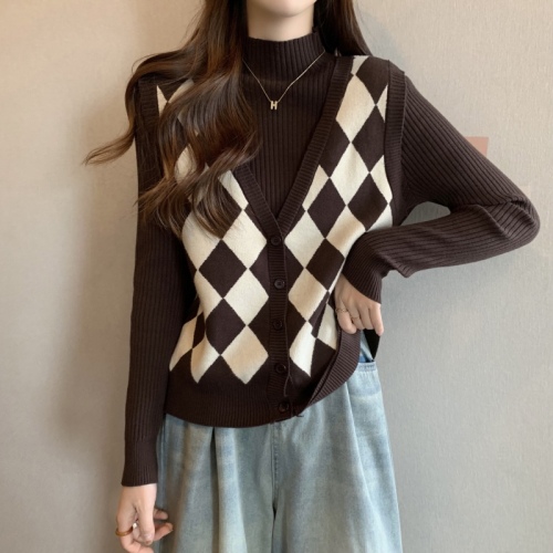 Large size fake two piece rhombus knitted sweater women's half turtleneck bottoming shirt with bottoming sweater for women in autumn and winter