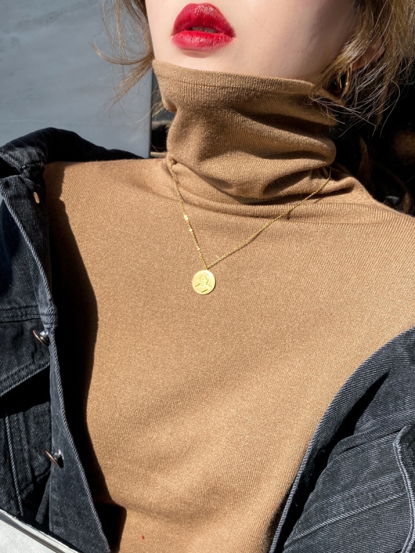 Autumn and winter turtleneck sweater for women, new black pile collar sweater, slim fit, white inner layer, western style bottoming shirt
