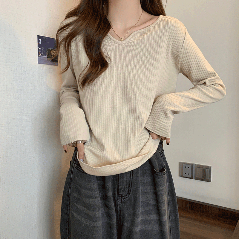 New French style V-neck knitted bottoming shirt top for fat girls to cover belly and look slimming with irregular hem design for early autumn plus size