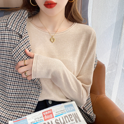 Round neck bottoming shirt for women, white early autumn top, new suit, spring and autumn knitted sweater, thin sweater