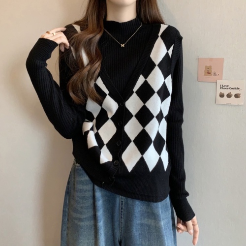 Large size fake two piece rhombus knitted sweater women's half turtleneck bottoming shirt with bottoming sweater for women in autumn and winter