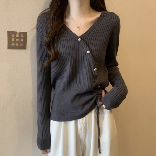 Large size long-sleeved sweater for women in autumn and winter new slim V-neck sweater design top