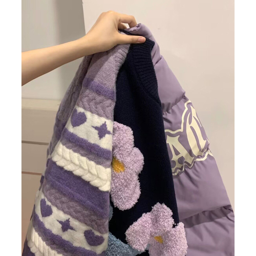 This year's popular purple striped sweater for women in autumn and winter is a hot new style with a bottoming lazy thickened top