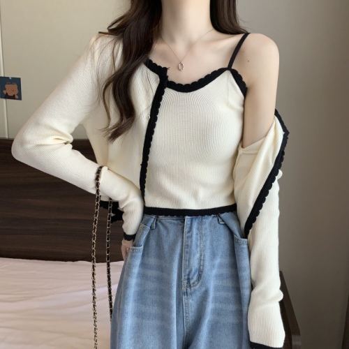 Large size contrasting short sweet and spicy long-sleeved knitted cardigan two-piece set with suspenders inside women's autumn fashion suit