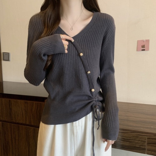 Large size long-sleeved sweater for women in autumn and winter new slim V-neck sweater design top