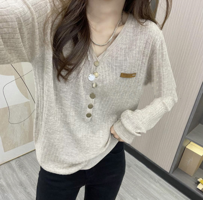 Autumn new v-neck button vertical pit strip sweater women's long-sleeved versatile letter patch sweater