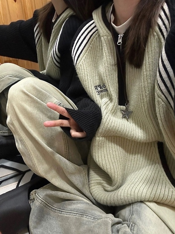 Autumn and winter patchwork hooded sweater for women with green raglan sleeves, contrasting colors, simple national fashion brand, high-end fashionable top, trendy