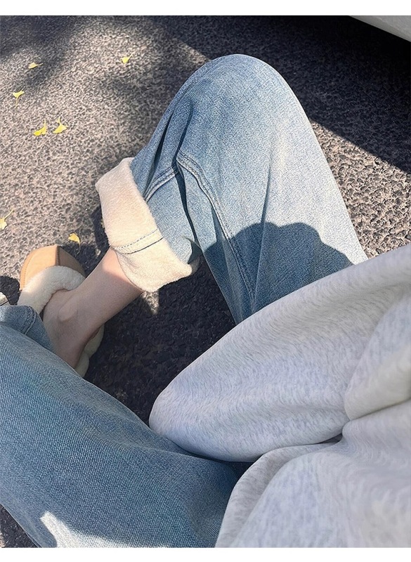 Velvet thickened autumn and winter new retro light blue straight jeans for women loose and drapey high-waisted trousers for small people