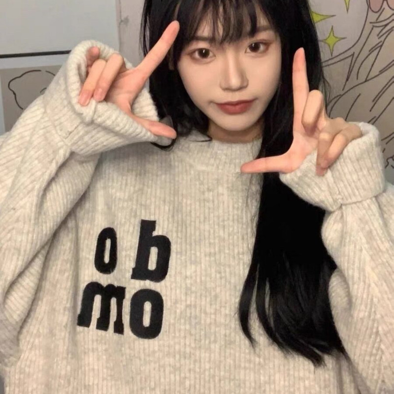 Dongdaemun!  Yi Mengling's same sweater with letter embroidery, loose lazy style sweater, pullover, mid-collar, autumn and winter for women