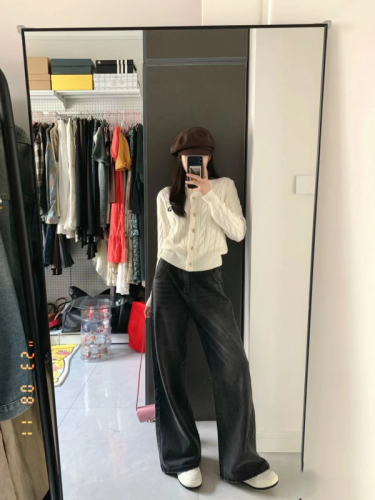 White gentle sweater knitted jacket for women early autumn new high-end spring and autumn thin cardigan short top