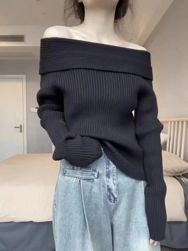 Niche design off-shoulder one-shoulder sweater for women autumn and winter new hot girl top thickened lazy style