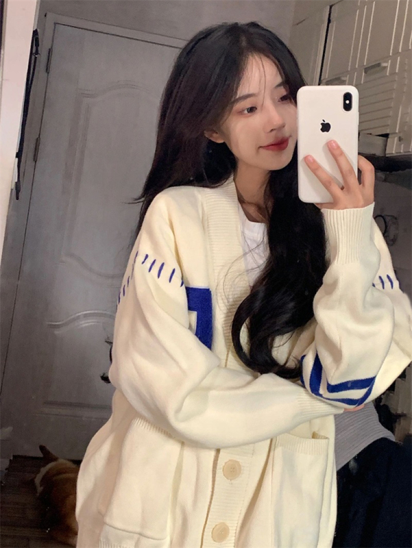 Spring and Autumn Japanese Retro Apricot Sweater Jacket Women's New Gentle Style Knitted Cardigan Top Women's Loose