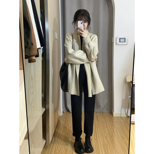 Hong Kong style retro chic sweater jacket for women in autumn and winter new style Japanese lazy retro knitted cardigan thickened