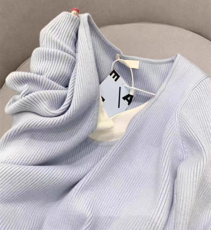 Fake two-piece blue v-neck long-sleeved sweater for women in autumn, winter and spring, thin inner layering shirt, sweater knitted top