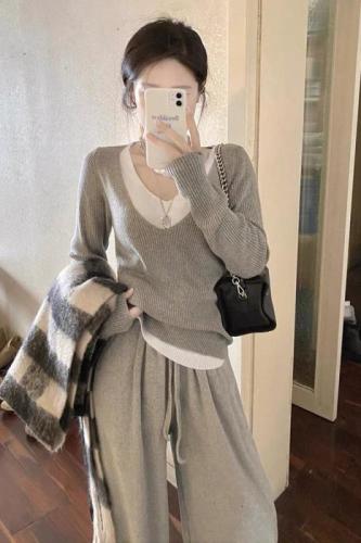 Fake two-piece autumn and winter V-neck sweater for women, autumn thin inner layer, slim fit, high-end long-sleeved bottoming top