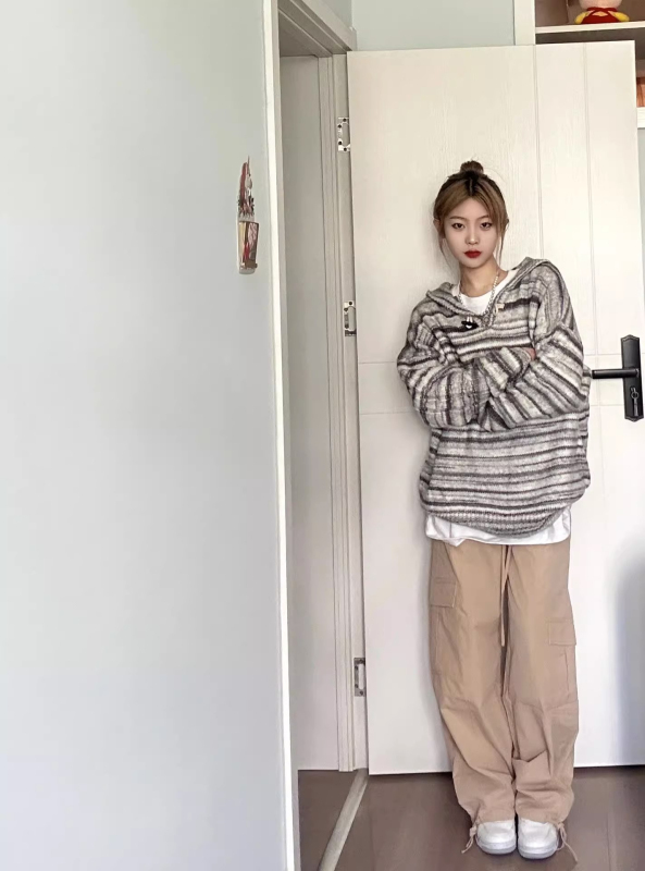 Lazy striped hooded sweater design for women in autumn and winter new American retro loose outer pullover top