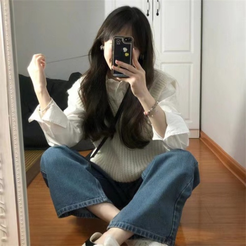 White knitted vest for women, new autumn and winter loose outer wear V-neck sweater vest + shirt set