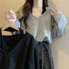 Plus size women's fake two-piece V-neck sweatshirt women's autumn new style covering the flesh, loose and slimming short long-sleeved top