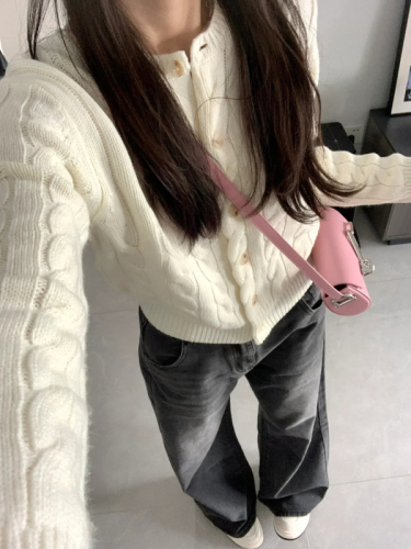 White gentle sweater knitted jacket for women early autumn new high-end spring and autumn thin cardigan short top