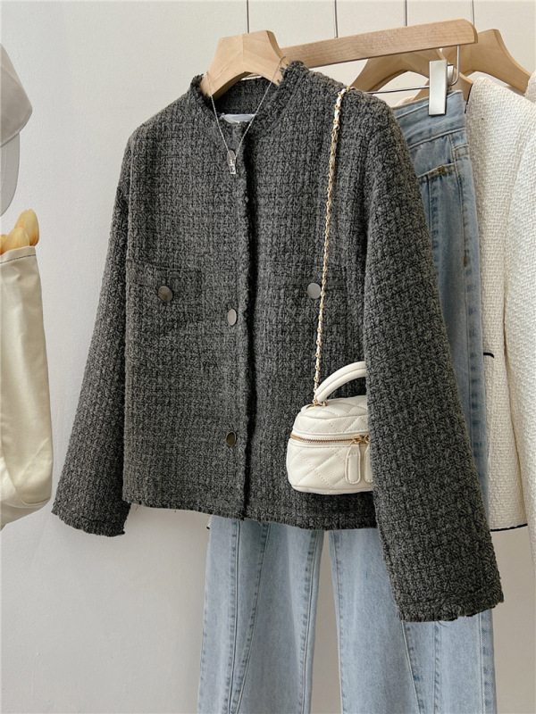 Actual shot of high-end street style short tweed jacket for women, versatile in spring and autumn