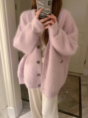 Pink v-neck mink velvet sweater jacket for women in autumn and winter, gentle and lazy mid-length style with breast fufu knitted cardigan