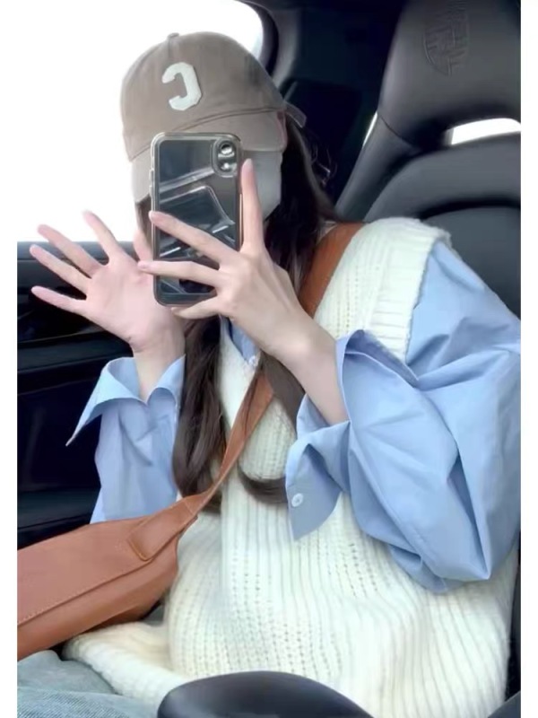 Spring clothes are paired with a complete set of age-reducing salt-style styles for small people, fashionable and tall Internet celebrity shirts and vests two-piece suits