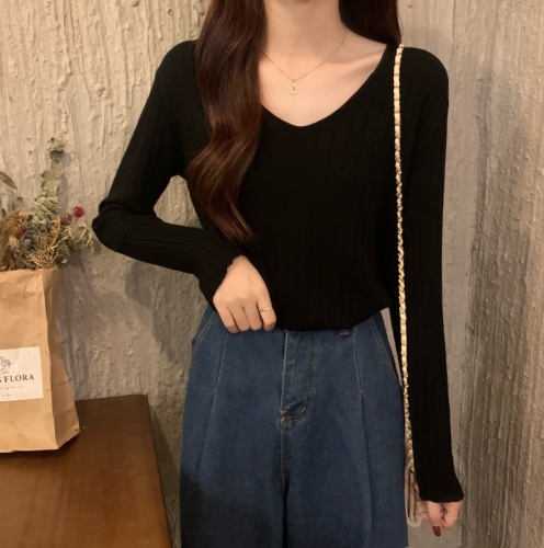 Large size lazy style V-neck sweater, retro and versatile temperament, slimming inner layer, long-sleeved bottoming shirt top