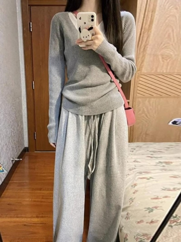 Early spring gray long-sleeved sweater for women spring and autumn new thin bottoming shirt high-end fake two-piece top