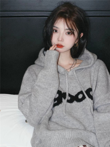 Korean gentle style hooded sweater for women in autumn, winter and New Year design niche cute gray sweater top