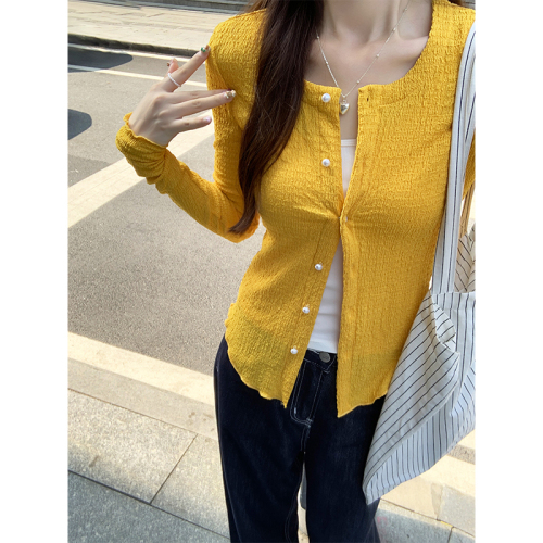 Real shot and real price for early autumn wear yellow knitted cardigan for women autumn new textured pearl button chic top