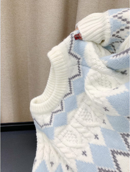 ~White Fair Isle contrasting rhombus sweater soft waxy milk fufu sweater top