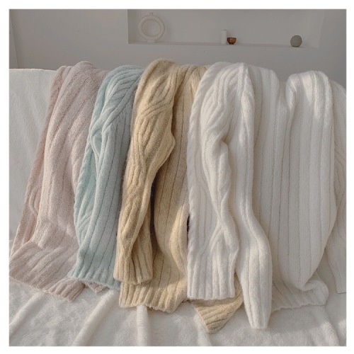 Turtleneck sweater for women in autumn and winter new style gentle lazy style mid-length thickened loose outer knitted sweater