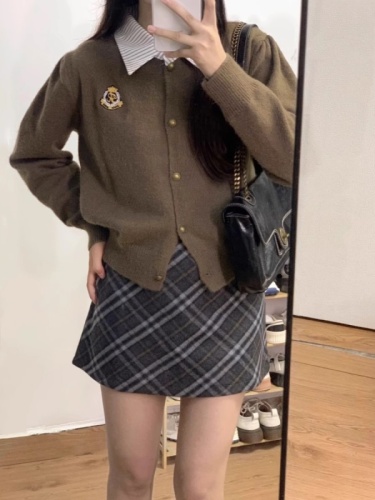 Fake two-piece cardigan sweater for women spring and autumn college style short knitted jacket top and skirt two-piece set