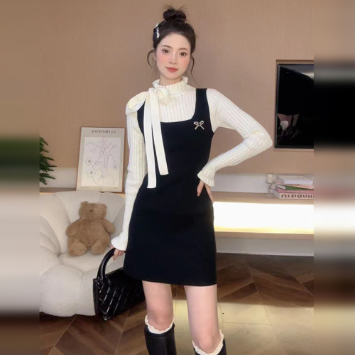 French retro knitted suit long skirt 2024 new small high-end vest dress for women in autumn and winter