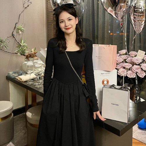 Black dress, waist slimming, French style, high-end long skirt, new style little black dress for autumn and winter