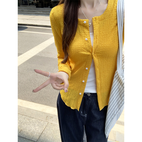 Real shot and real price for early autumn wear yellow knitted cardigan for women autumn new textured pearl button chic top