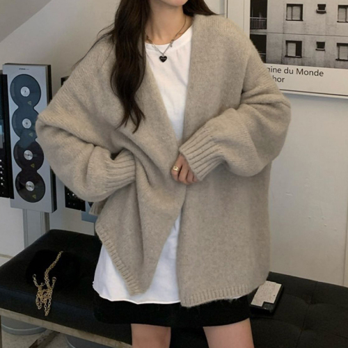 Japanese retro lazy style loose sweater cardigan coat for women thickened autumn and winter new design niche