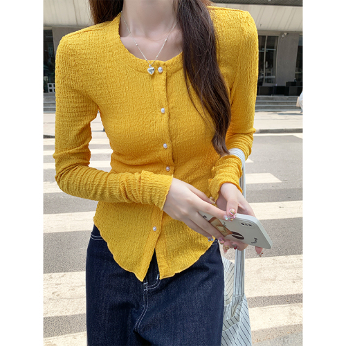 Real shot and real price for early autumn wear yellow knitted cardigan for women autumn new textured pearl button chic top