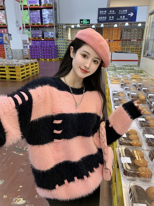 Ready stock ~ Wide striped mink velvet sweater for women, loose design, furry and thickened sweater top